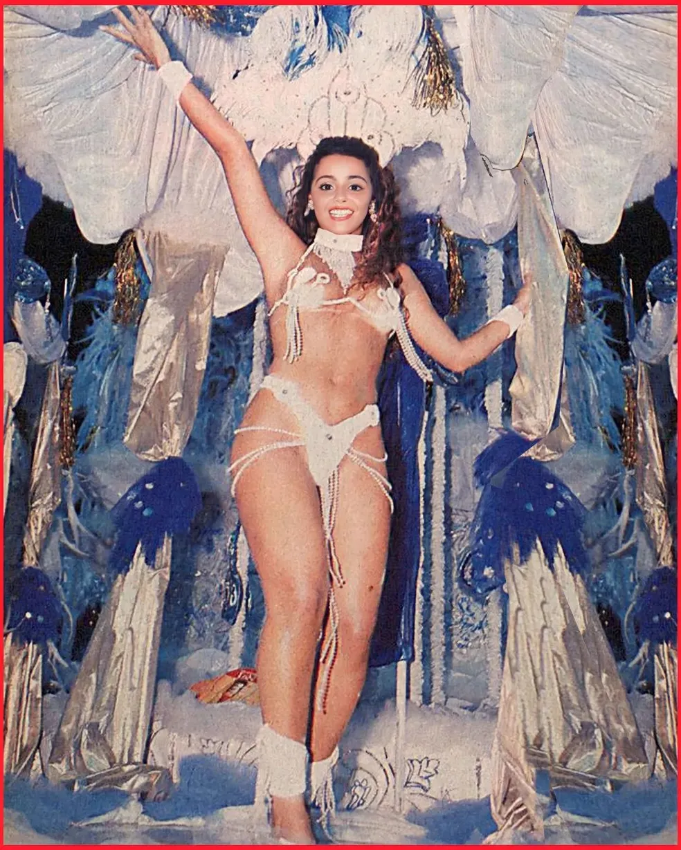 Viviane Araújo iniciou a trajetória no Carnaval em 1995, quando tinha 20 anos. Admiradora da festividade desde a infância, a atriz estreou na avenida quando um amigo do pai dela a levou para desfilar pela Beija-Flor de Nilópolis. "Foi incrível", contou a artista no Instagram, relembrando o desfile de quase 30 anos atrás. Reprodução/Instagram - 07.02.2024