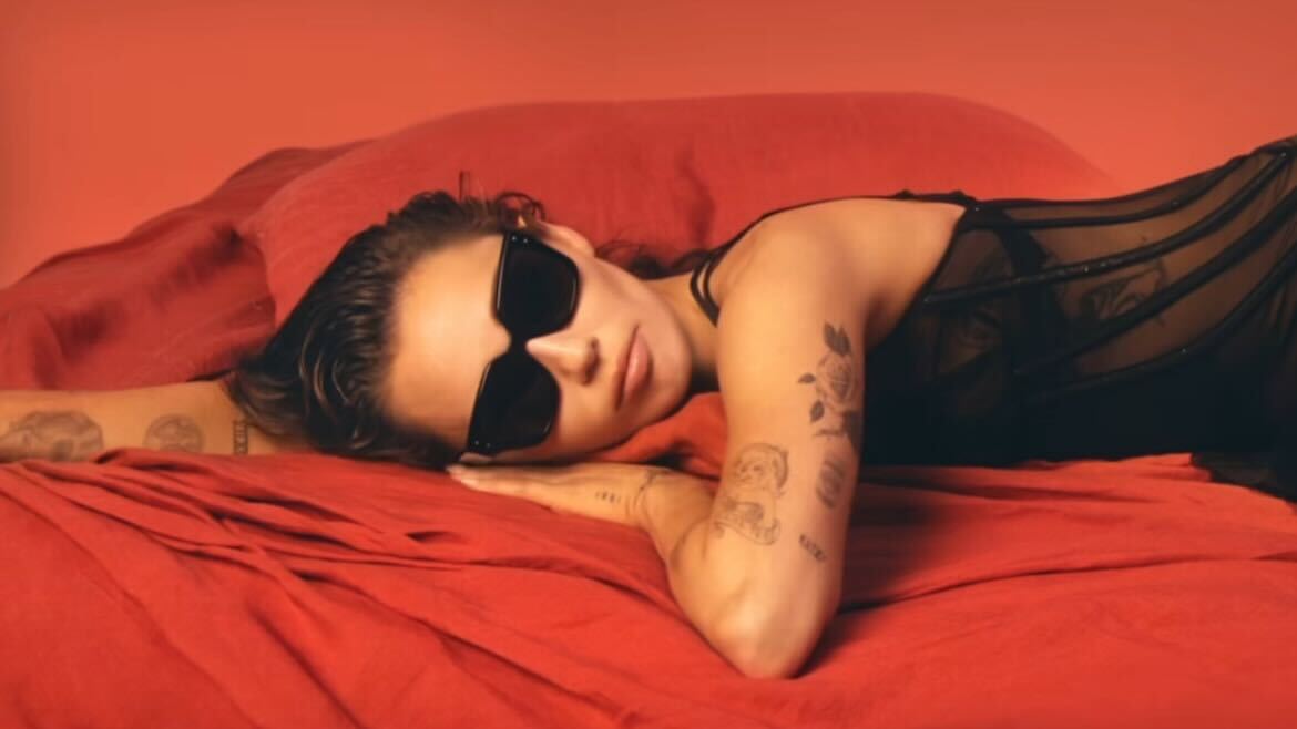Miley Cyrus aposta em lingerie com transparência Reprodução Instagram - 19.4.2024