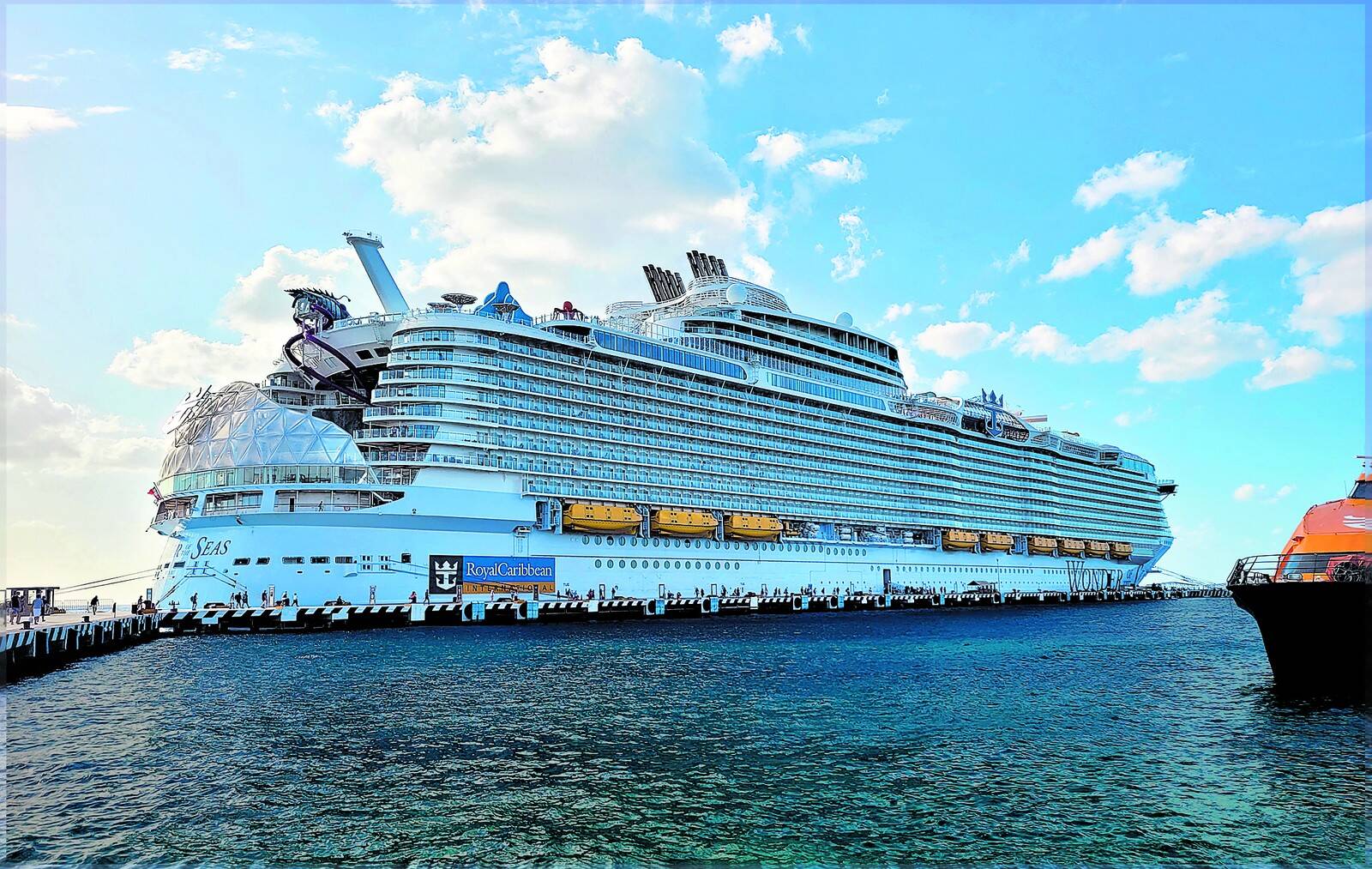 Toboáguas do Wonder of the Seas, o novo maior navio de cruzeiros do mundo, da Royal Caribbean. Foto: Eduardo Maia/Agência O GLOBO
