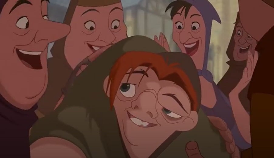 A obra é ambientada no século 15 e descreve a vida medieval em Paris sob o reinado de Luís XI. Há diversos filmes e animações com base nessa história literária.  Reprodução: Flipar