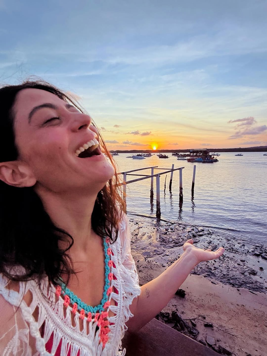 Carol Castro posa de biquíni e aproveita descanso em João Pessoa Instagram