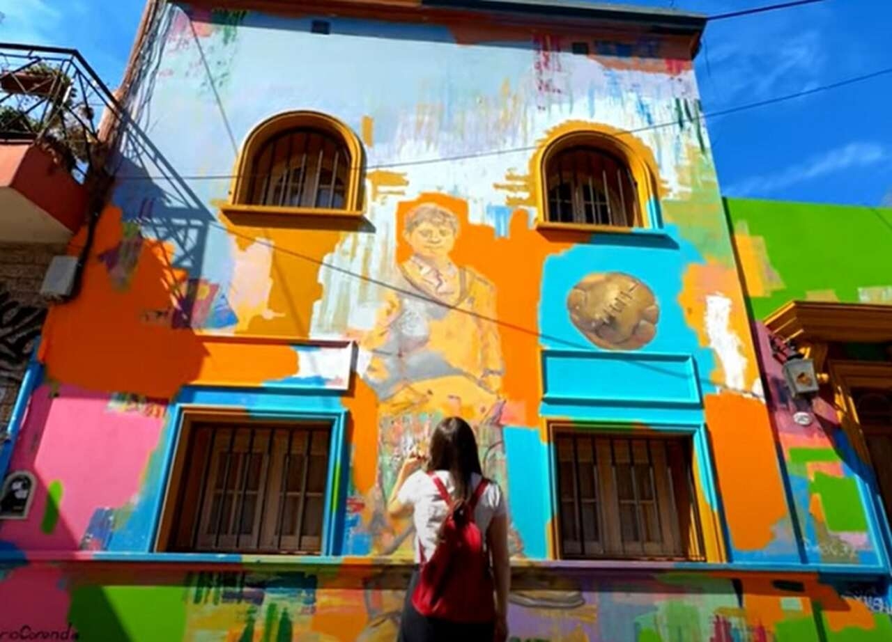 Bairro de Palermo - Palermo é o maior bairro de Buenos Aires, famoso por seus parques, como o Bosques de Palermo, e sua vida noturna animada. Também é lar de museus, jardins e uma vibrante cena gastronômica. Reprodução: Flipar