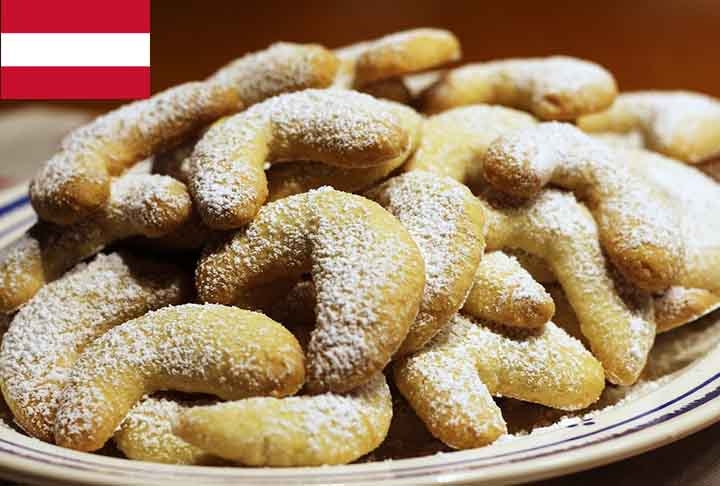 9º) Vanillekipferl (Áustria): Tradicionais da Áustria e da Alemanha, esses biscoitos são feitos com uma massa à base de farinha, manteiga, açúcar e amêndoas moídas.  Reprodução: Flipar