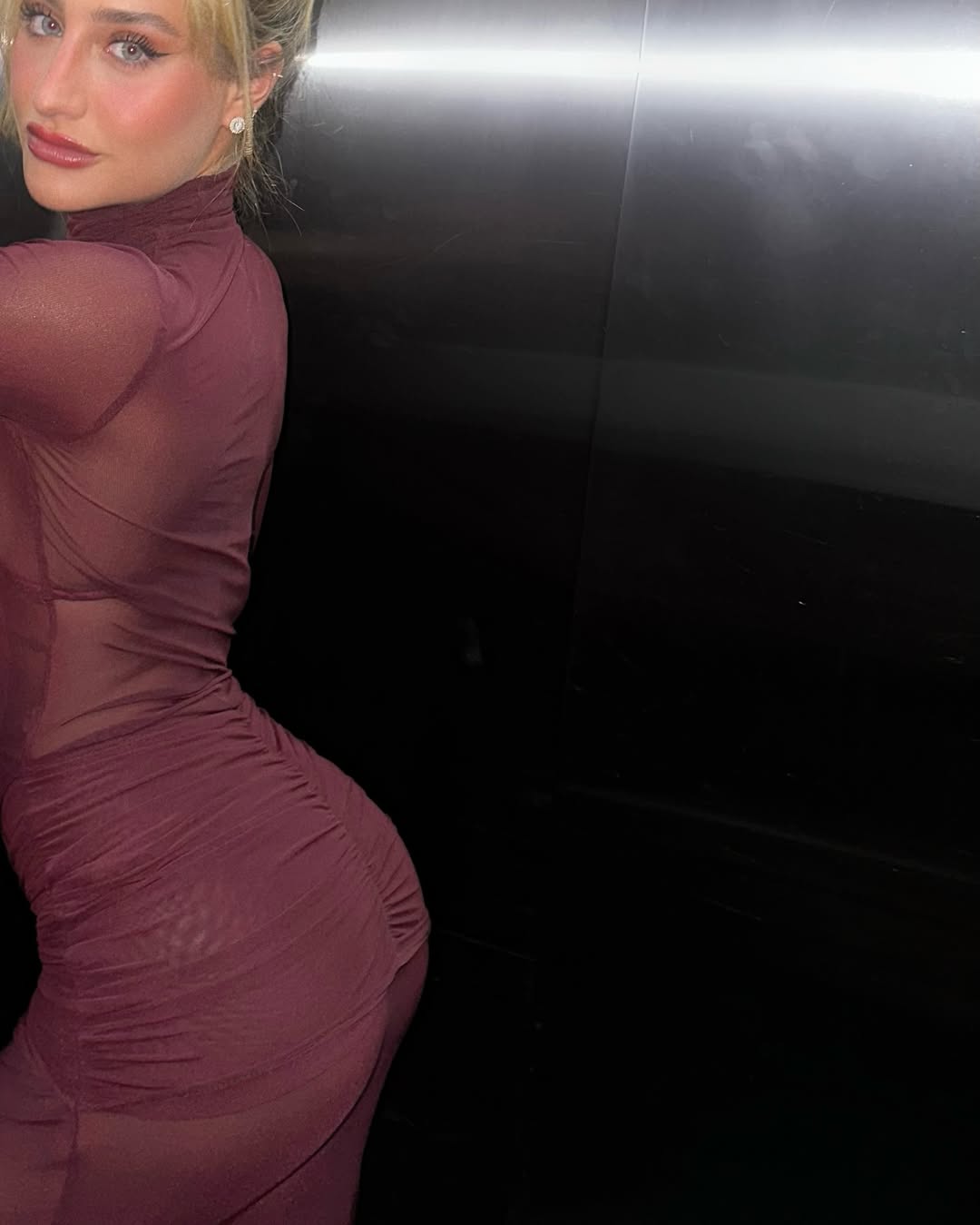 Bruna Griphao com vestido justo. Foto: Reprodução Instagram - 19.4.2025