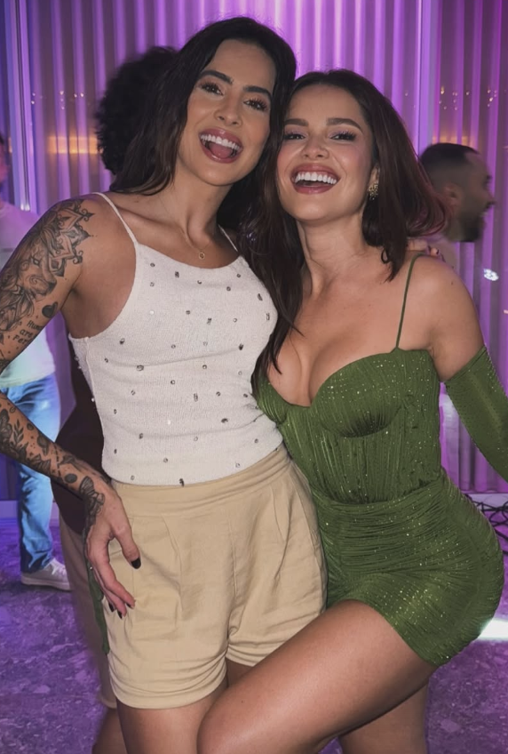 Juliete e amigos em festa de aniversário. Foto: Reprodução/redes sociais