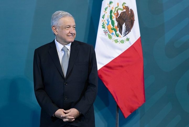 Claudia irá substituir seu aliado Andrés Manuel López Obrador, conhecido por seus programas de bem-estar social que tiraram muitos mexicanos da pobreza. Reprodução: Flipar
