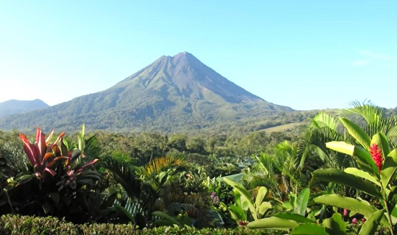 Nome do vulcão: Arenal, na Costa Rica - O vulcão Arenal era considerado extinto até o ano de 1968, quando entrou em erupção depois de 400 anos inativo. Ele está localizado na Costa Rica, na província de Alajuela. Reprodução: Flipar