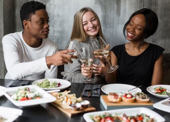  Portanto, são alimentos para serem degustados em pequeno volume.  Eles podem ser consumidos puros, como aperitivos ou no lanche da tarde, por exemplo, ou podem compor pratos doces ou salgados, sendo versáteis e saborosos.  Reprodução: Flipar