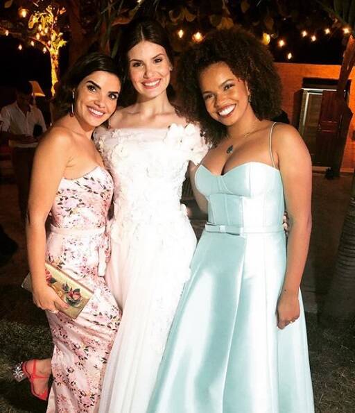 Famosos comparecem ao casamento de Camila Queiroz e Klebber Toledo. Foto: Reprodução/Instagram