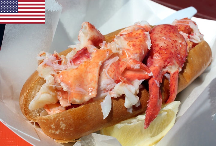 6º - Lobster Roll - Pão com lagosta. É um prato típico da região de Nova Inglaterra, nos Estados Unidos, onde a pesca deste crustáceo é permitida no país e relevante economicamente.