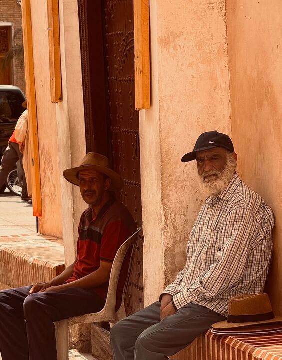 Pessoas locais de Marrocos em foto tirada por Débora Nascimento Reprodução: Instagram