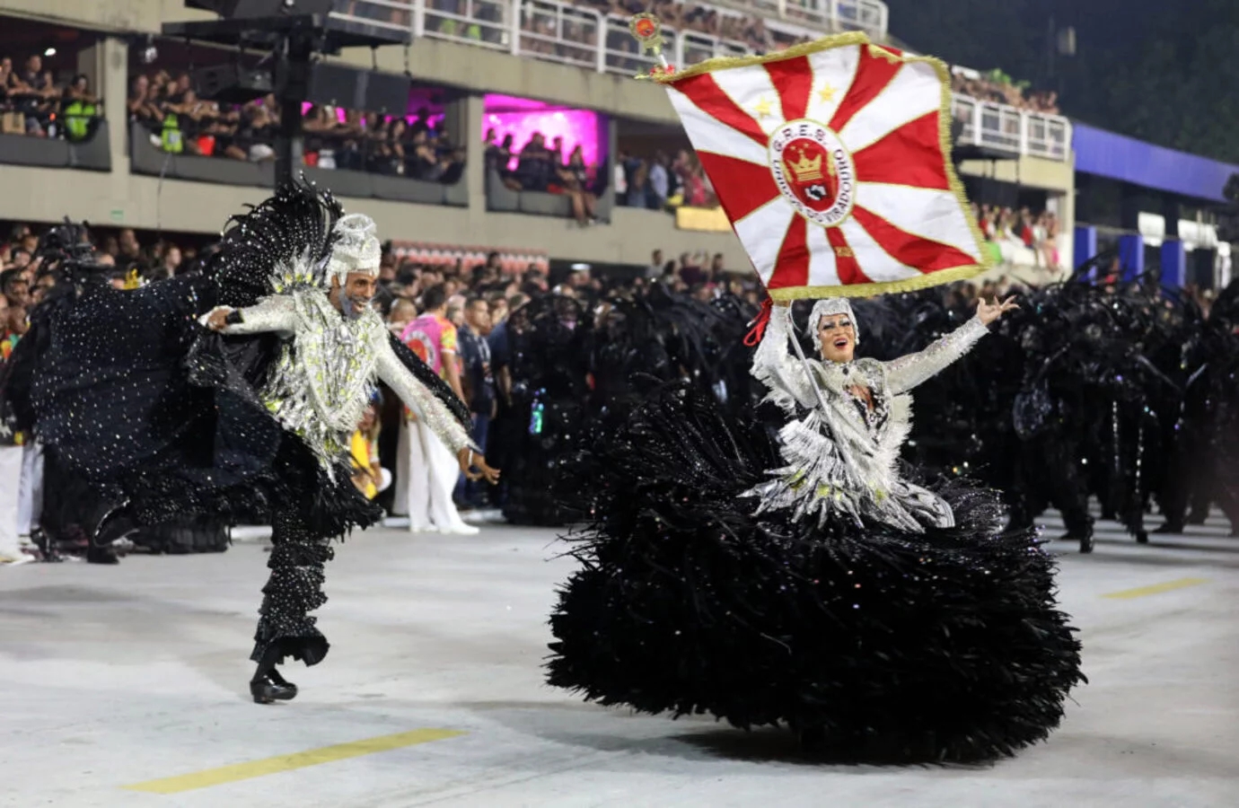 A Viradouro foi a campeã do carnaval 2024 do Grupo Especial do Rio com nota 10 em todos os quesitos, no balanço das notas válidas.  Reprodução: Flipar
