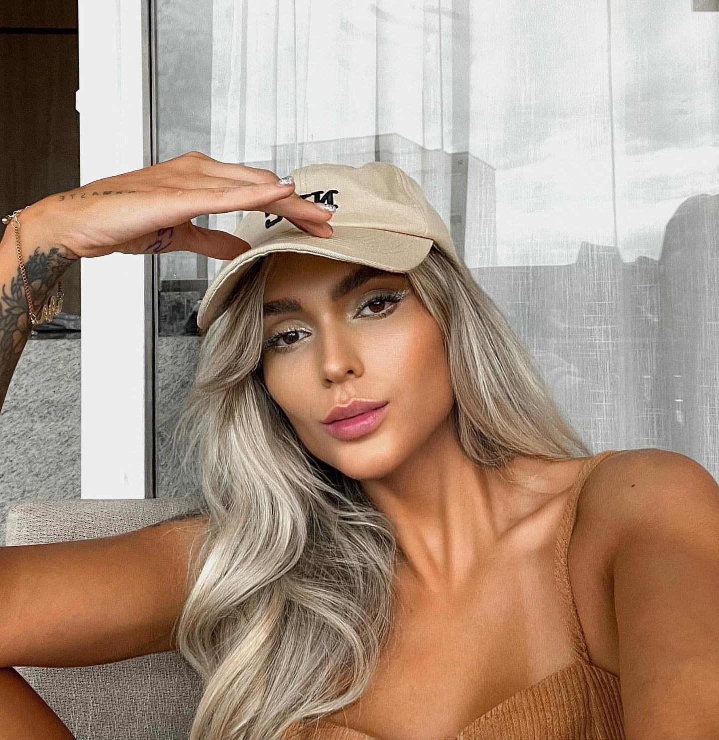 Fernanda campos peladinha