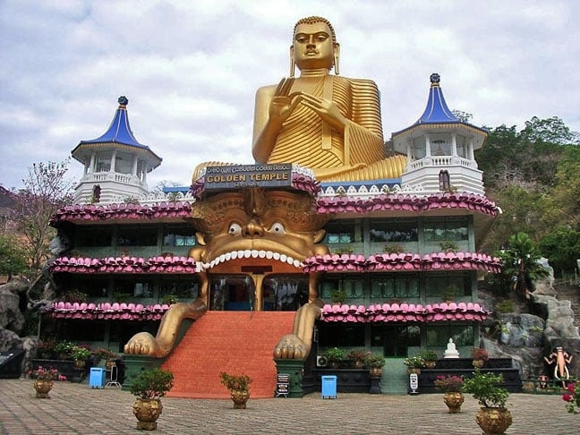 Sri Lanka - Conhecido por suas praias, montanhas e templos budistas, o Sri Lanka é um destino barato e diversificado. Transporte, alimentação e hospedagem têm preços reduzidos. Reprodução: Flipar