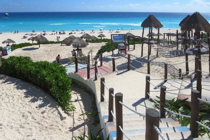Cancún tem algumas das praias mais bonitas do mundo. Algumas das mais famosas são Playa Delfines, Playa Langosta e Playa Caracol. Reprodução: Flipar