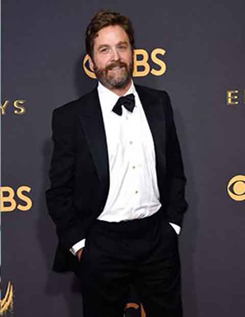 Além disso, Galifianakis mencionou na época que começou a caminhar mais, o que contribuiu significativamente para sua perda de peso. 
 Reprodução: Flipar