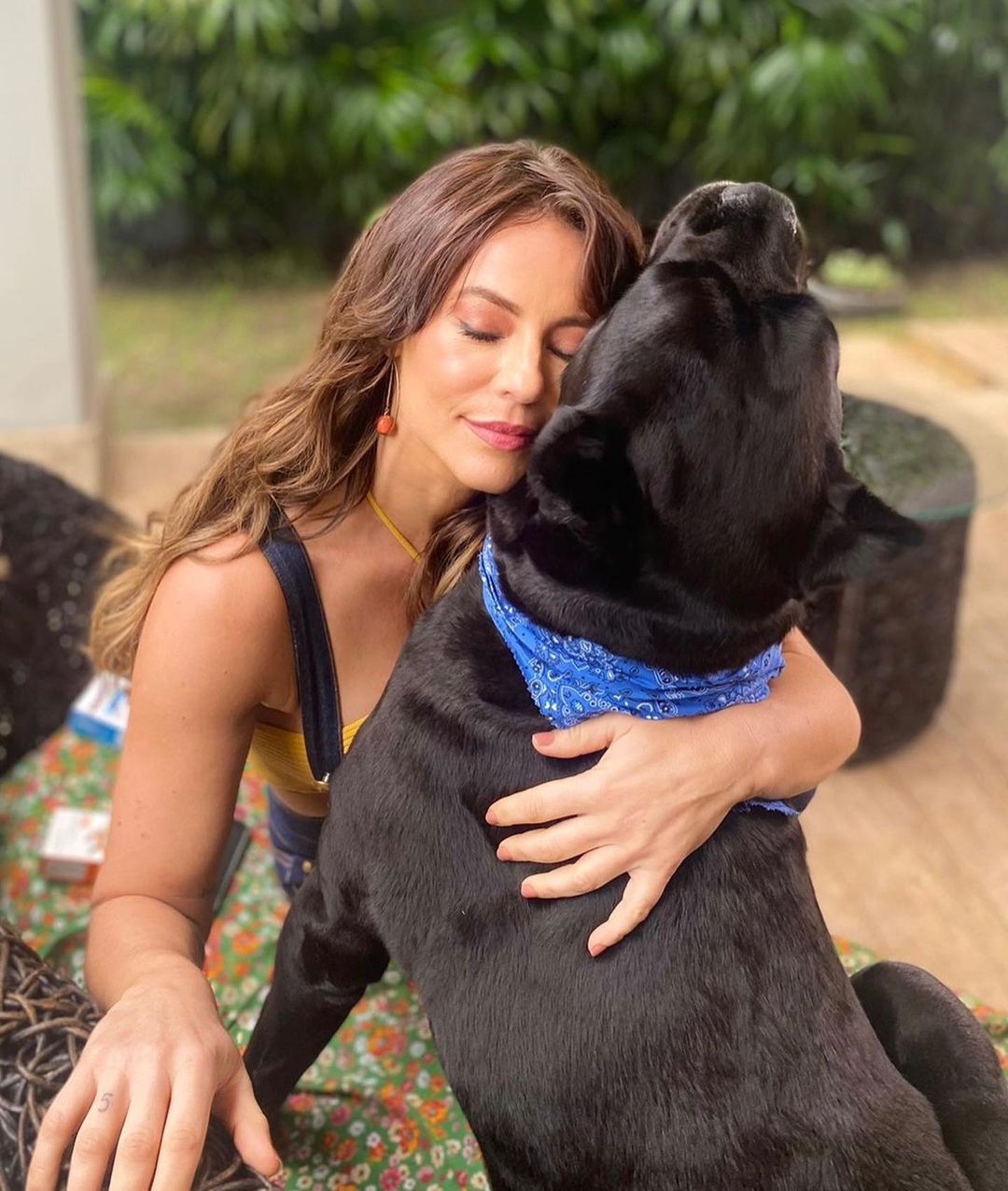 Paolla Oliveira encanta com fotos com cachorro de estimação. Foto: Reprodução/Instagram
