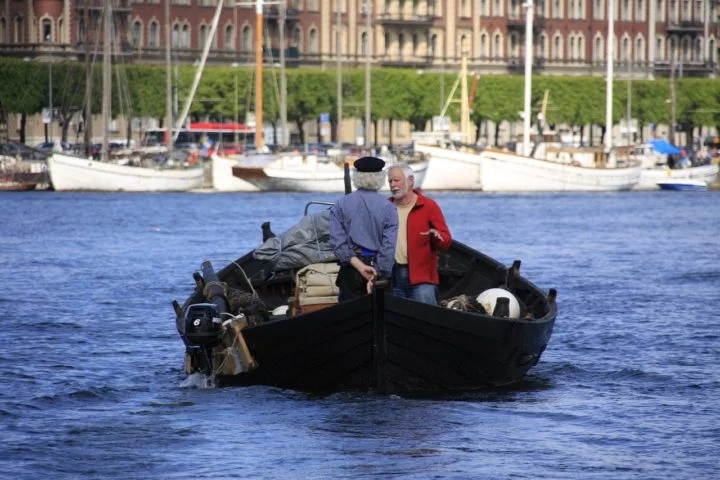Os moradores de Estocolmo são famosos por possuírem um grande número de barcos, o que mostra a importância da água na vida da cidade. Reprodução: Flipar