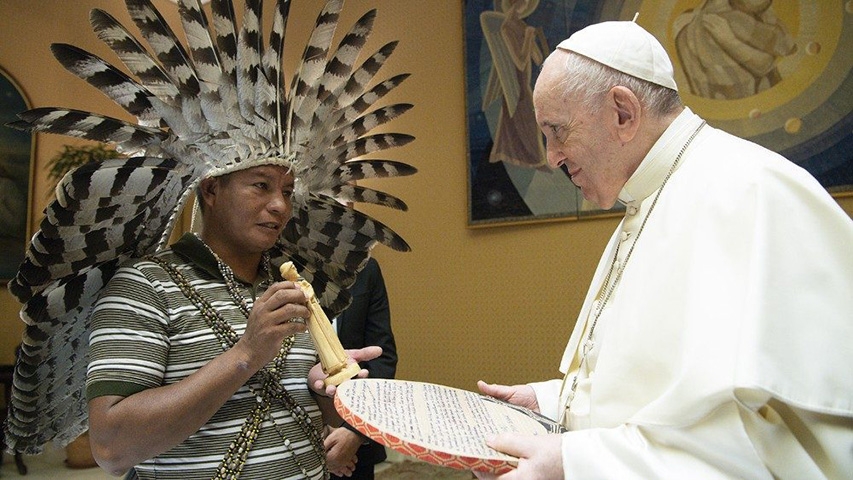 O papa defendeu a proteção às reservas indígenas do Brasil.  Reprodução: Flipar