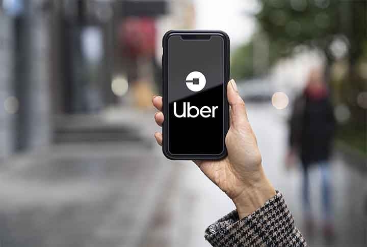 A Uber também foi responsabilizada por um furto cometido pelo motorista.  Ele acelerou e foi embora antes que a passageira pegasse as compras que havia feito num supermercado. Em julho de  2024, a justiça condenou a empresa por ser responsável solidária pelos bens dos usuários.  Reprodução: Flipar