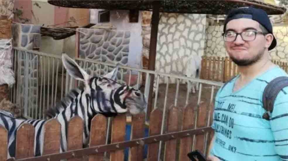Imagens postadas pelo estudante Mahmoud Sarhan , impressionado com a farsa , viralizaram nas redes sociais e lançaram os holofotes no problema. Reprodução: Flipar