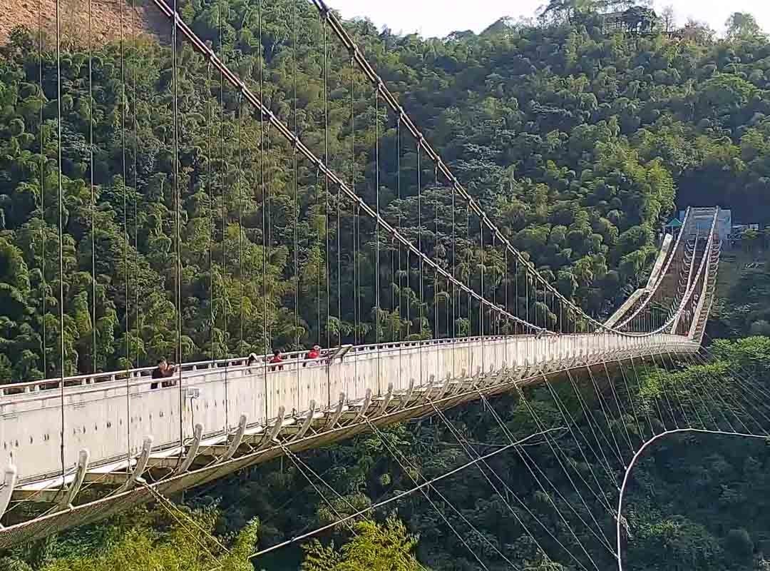 Taiping, Taiwan: Essa ponte se estende por 290 metros sobre o Rio Taichung, na cidade de Taichung. Construída em 1937, durante a era colonial japonesa, a ponte é considerada um marco histórico e cultural importante em Taiwan. Reprodução: Flipar
