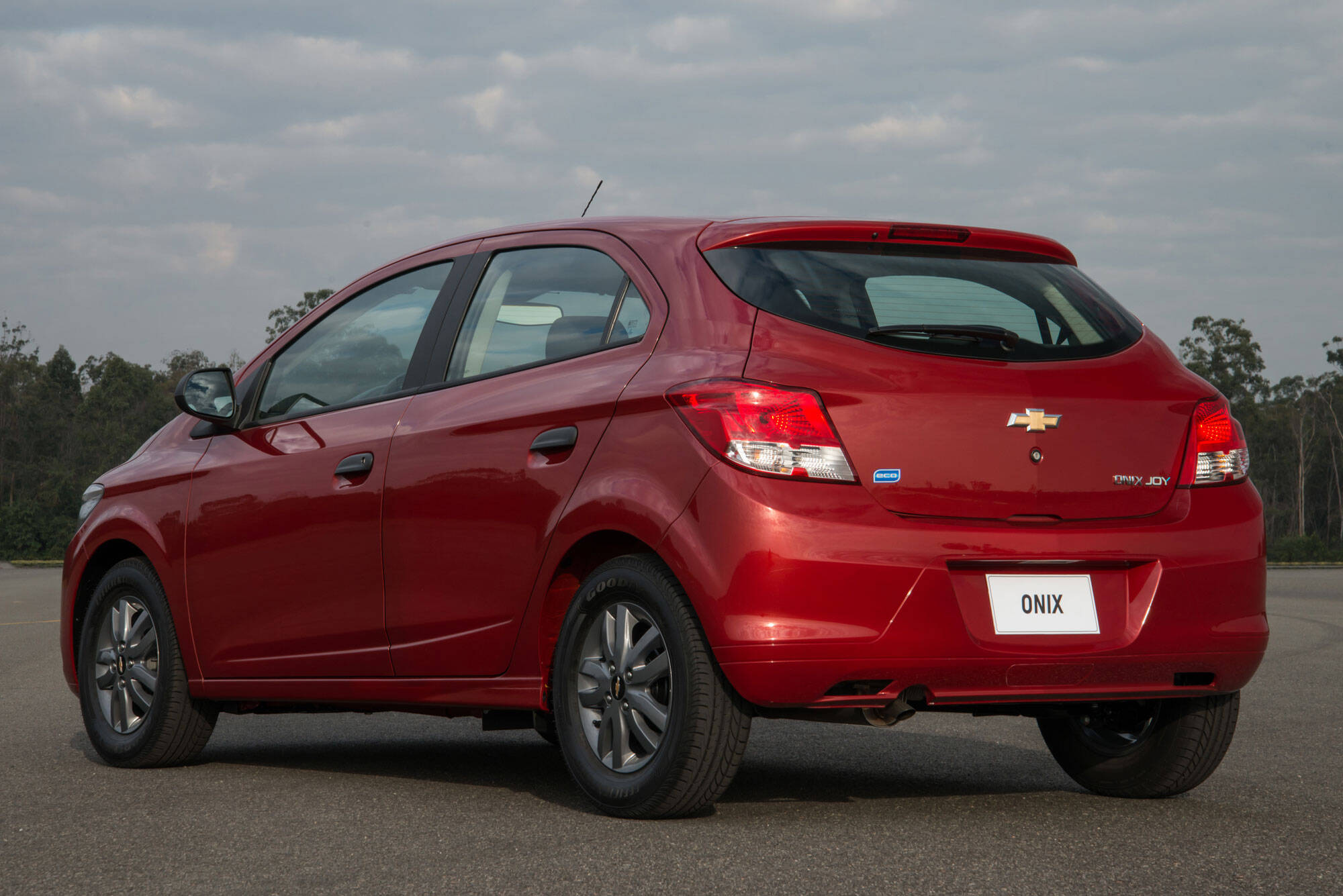 Chevrolet Onix Joy. Foto: Divulgação/General Motors