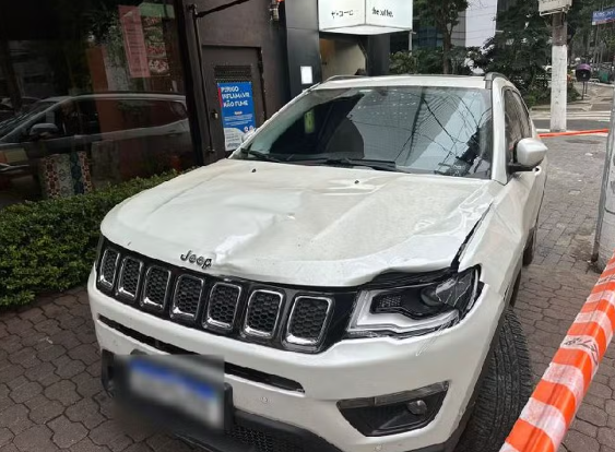 Carro Jeep envolvido no acidente Reprodução: TV Globo