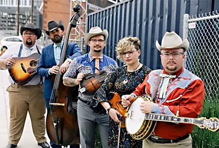 Bluegrass é um gênero musical caracterizado pelo uso de instrumentos acústicos como violino, banjo, mandolim e guitarra. Originado a partir da música folk, country e gospel, é conhecido por arranjos harmônicos complexos e improvisações rápidas.

 Reprodução: Flipar