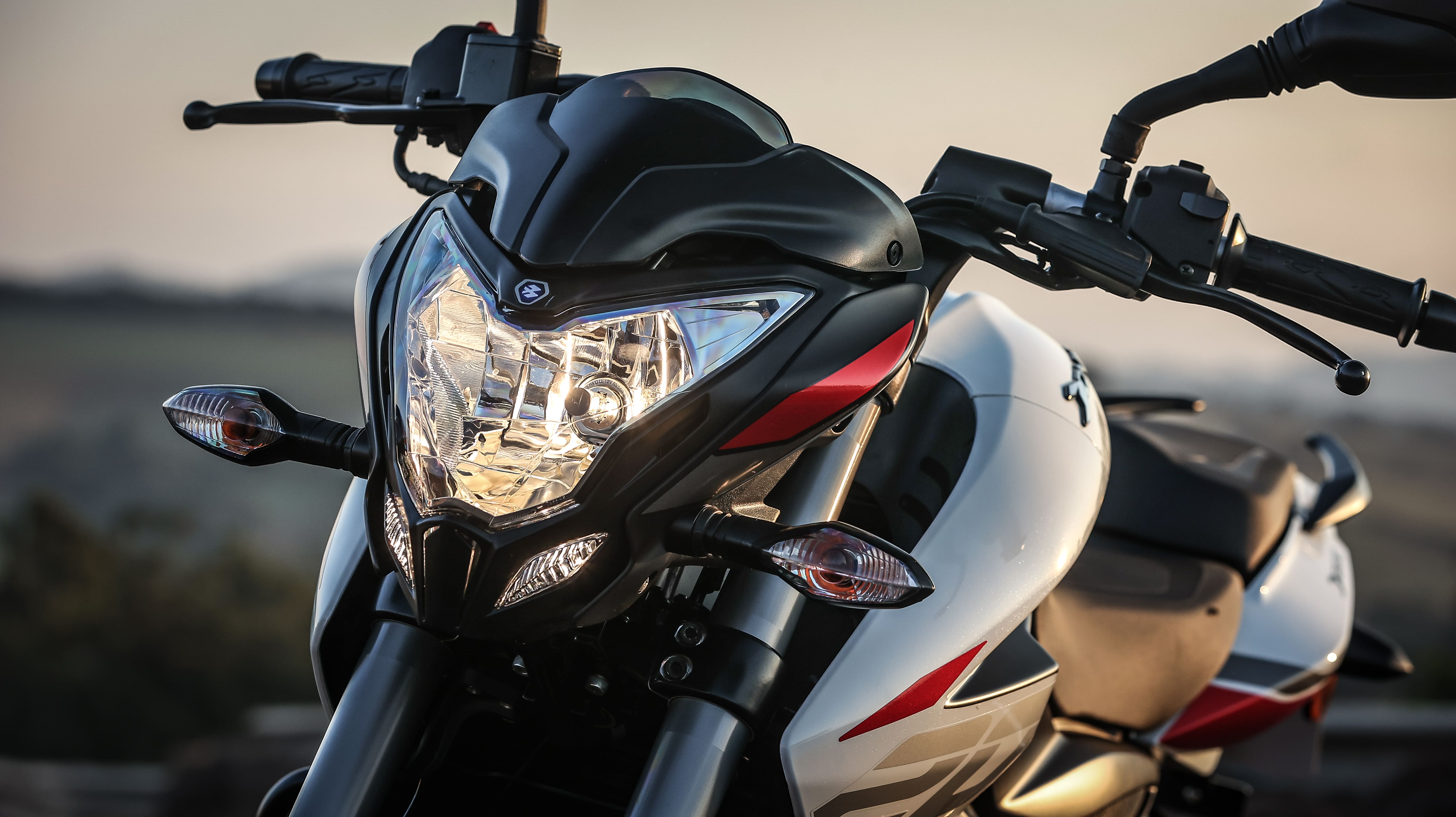 Bajaj Dominar 200. Foto: Divulgação/Bajaj