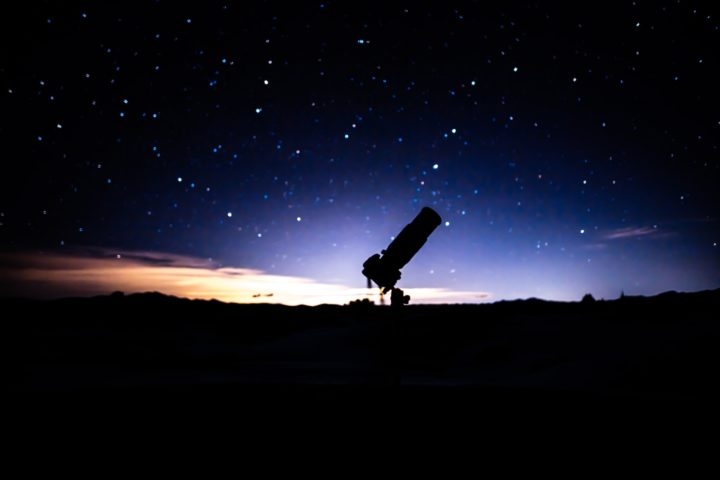 À emissora de TV norte-americana ABC News, o pesquisador Theodore Kareta explicou que, por conta das luzes provocadas pelas explosões desse cometa, será possível vê-lo sem a necessidade de telescópios especiais. Reprodução: Flipar