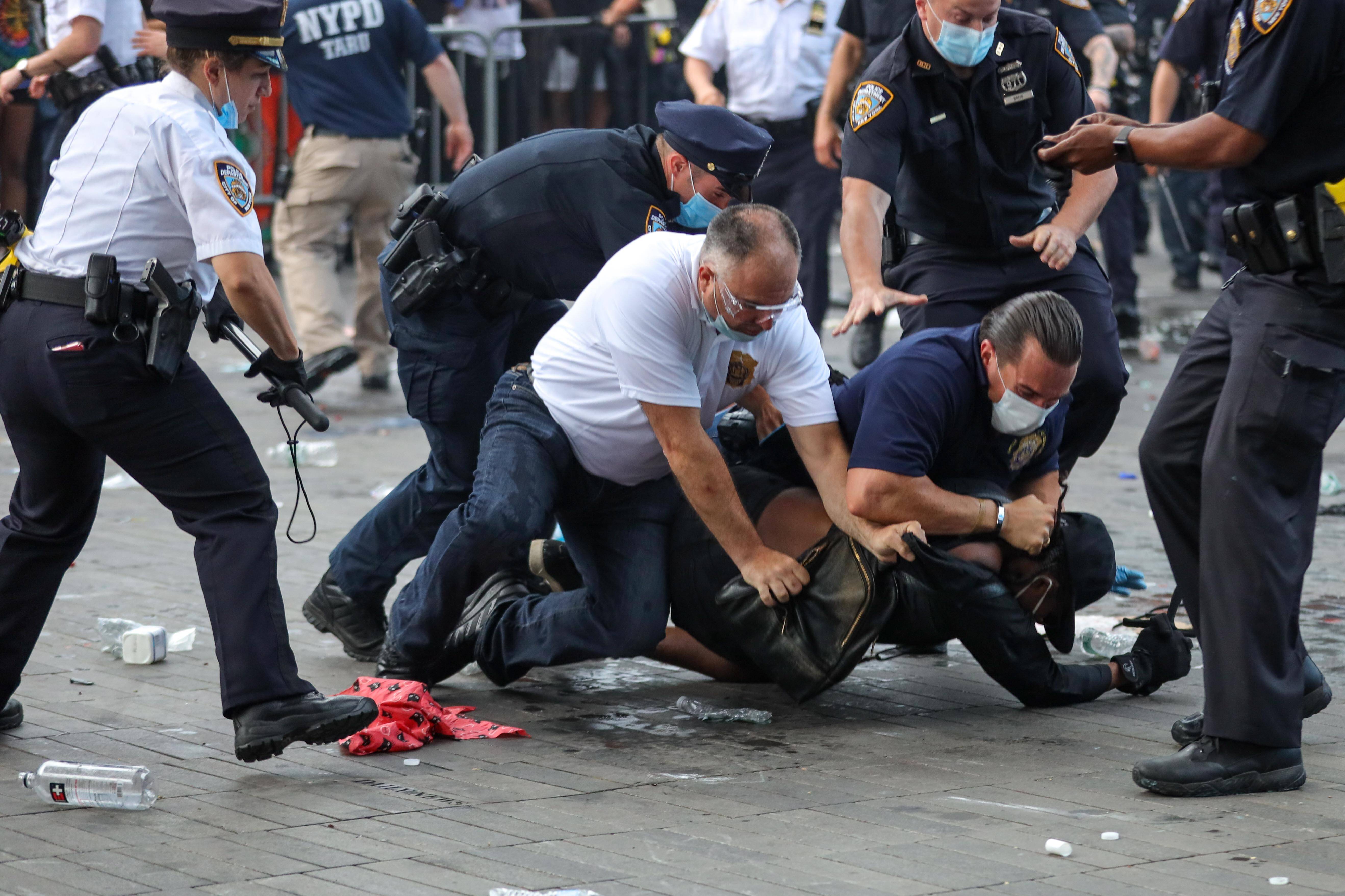 Nova York foi uma das cidades que teve manifestações nesta sexta-feira (29). Foto:  William Volcov/Brazil Photo Press/Agencia O Globo