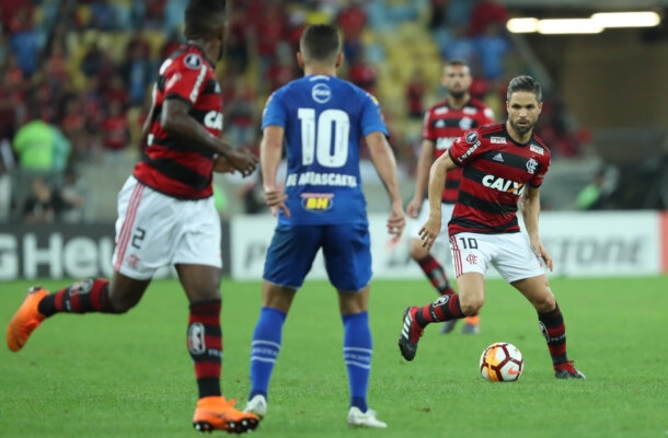 Nos últimos anos, o Flamengo sustenta um ótimo retrospecto contra o clube mineiro. A última derrota foi no jogo de ida das oitavas de final da Libertadores de 2018 (2 a 0 para a Raposa no Maracanã, com gols de Arrascaeta (hoje no Flamengo) e Thiago Neves.