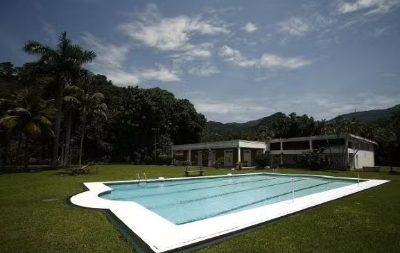 Piscina em Mansão de R$ 220 milhões Foto: Divulgação/ Agência Detalhe/ Marco Casemiro