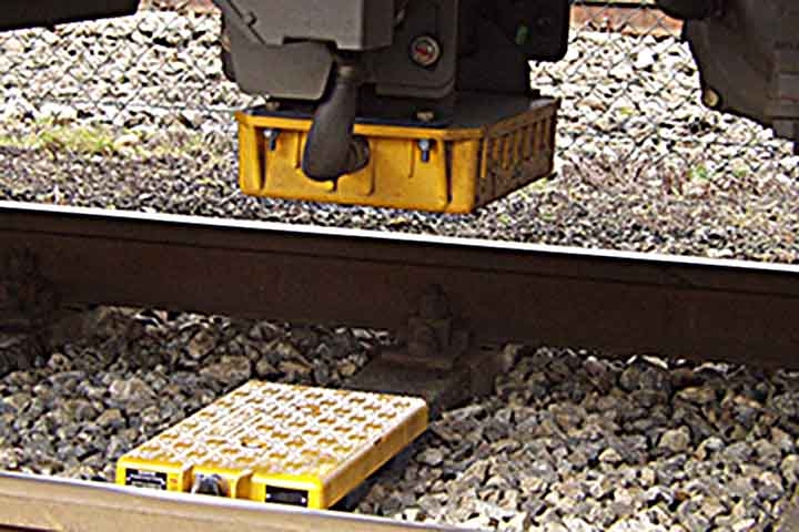 Além disso, o sistema de segurança ferroviário belga, chamado TBL (Transmission Balise-Locomotive), que deveria impedir que trens passassem por sinais vermelhos, não estava funcionando de maneira eficaz naquele trecho da linha. Reprodução: Flipar