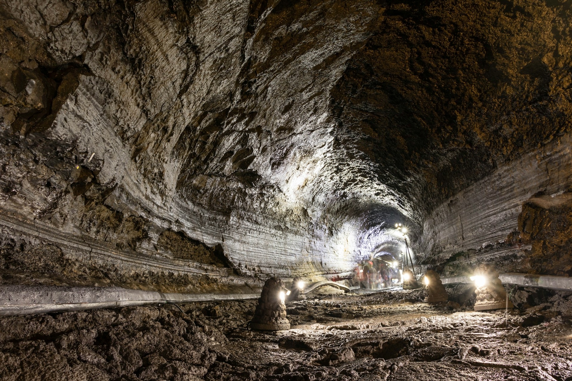 Além do turismo, a mineração também é um importante setor da economia de Yanjin, com a extração de minerais como cobre, chumbo e zinco. Reprodução: Flipar