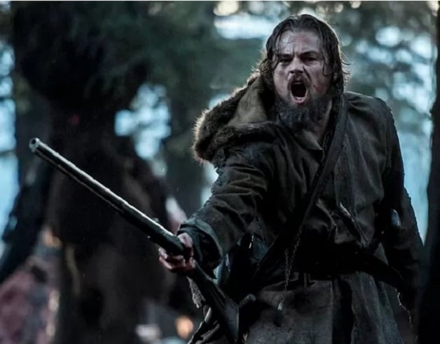 O Regresso (2016)
Dirigido por Alejandro González Iñárritu, estrelado por Leonardo DiCaprio, Tom Hardy e Domhnall Gleeson.
Após ser atacado por um urso e traído por seu companheiro, um caçador luta pela sobrevivência e busca por vingança no oeste americano.  Reprodução: Flipar