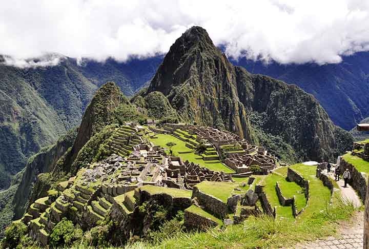 4) Machu Picchu, Peru: Construída no século XV, durante o reinado do imperador Pachacuti, Machu Picchu era um importante centro religioso, político e cultural dos incas. Tudo isso a 2.430 metros acima do nível do mar! Reprodução: Flipar