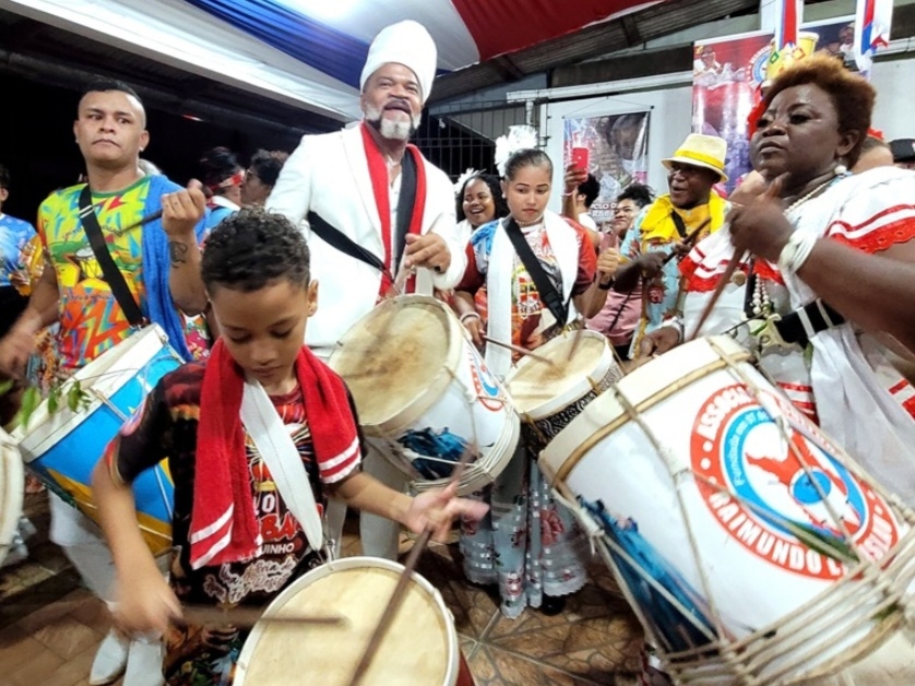 Em maio/24, Brown aceitou o convite do governador Clécio Luís para ser o embaixador do Marabaixo do Amapá. O músico foi nomeado por sua relevância internacional como representante da cultura negra brasileira. Reprodução: Flipar