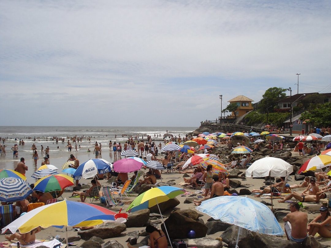 Essa ação segue uma tendência em várias cidades litorâneas do Brasil, que estão ampliando suas praias para atrair mais turistas e lidar com a constante erosão da costa.
 Reprodução: Flipar