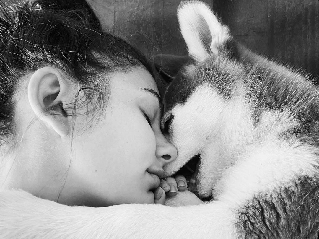 Camila Marrone e Sally. Foto: Reprodução/Instagram