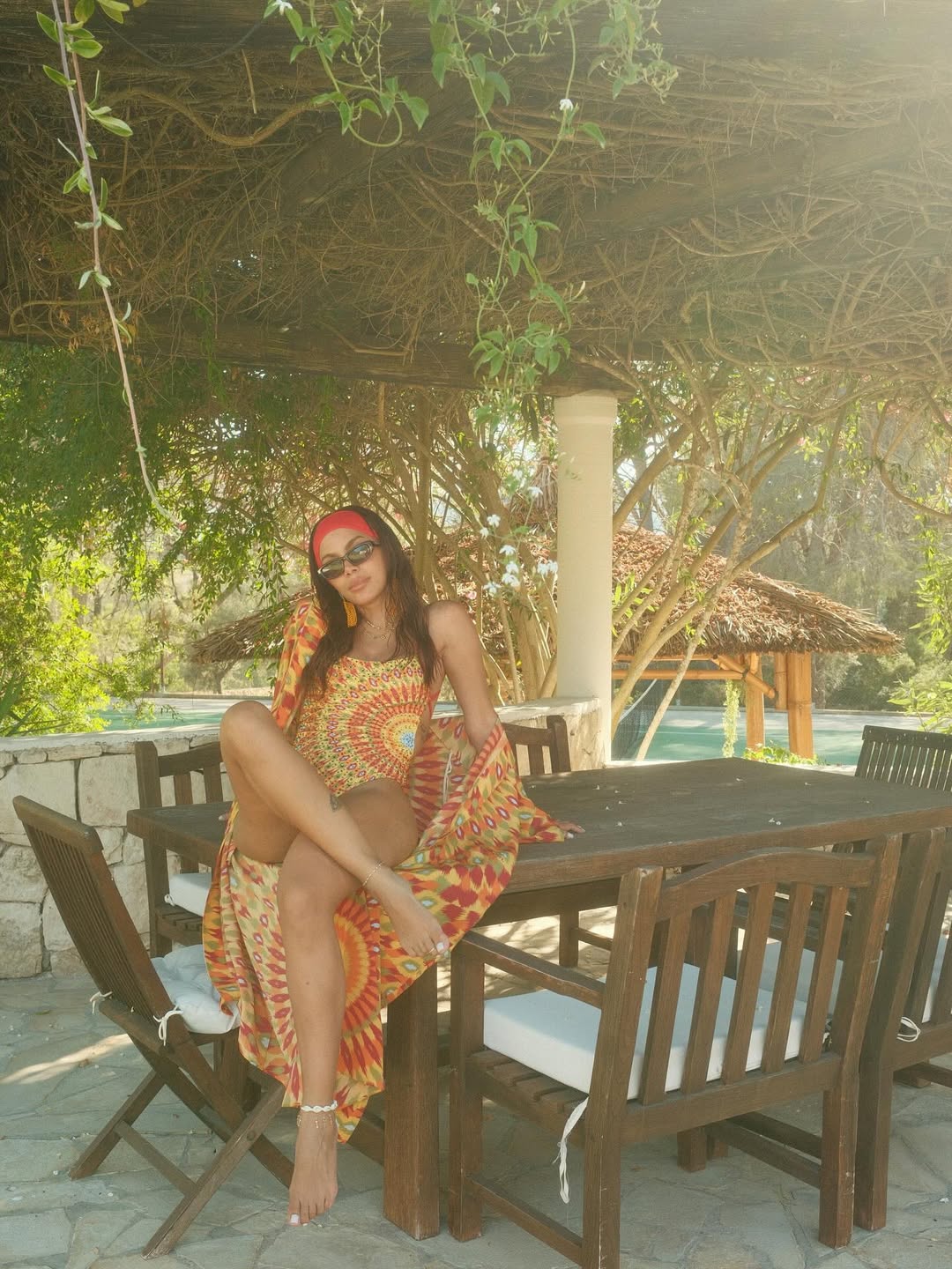 Anitta posa com o namorado e amigos em viagem na Europa. Foto: Instagram/Anitta