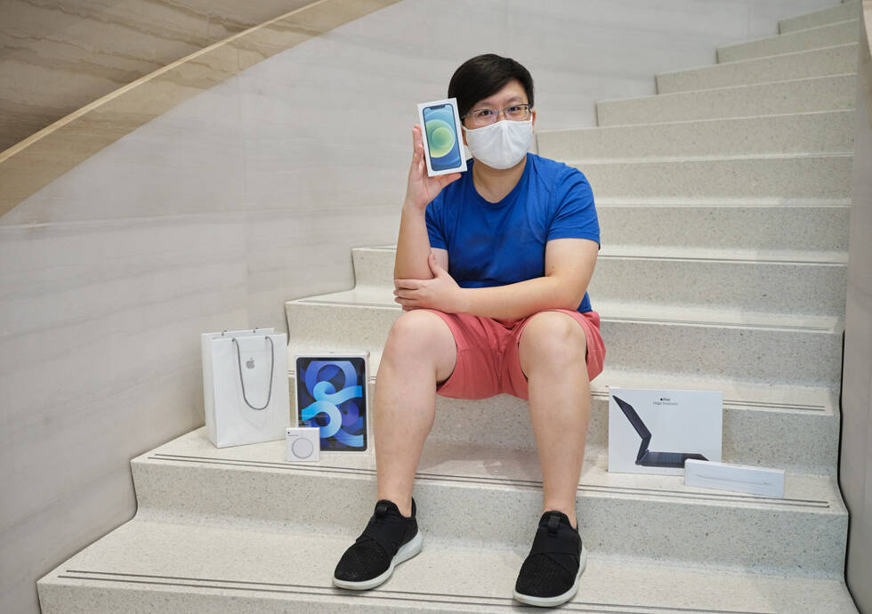 Primeiro dia de vendas do iPhone 12 em Singapura. Foto: Divulgação/Apple