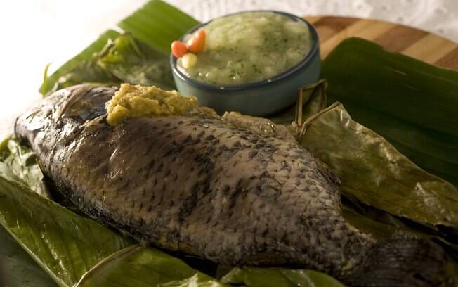 Gosta de peixe? Melhor abrir mão deste alimento quando for comer na mesa de trabalho. Foto: Divulgação