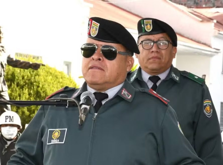 Líder do movimento, o ex-comandante do Exército do país, Juan José Zúñiga, acabou preso momentos depois. Reprodução: Flipar