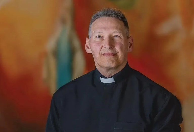 Mesmo após a melhora do quadro, Padre Marcelo Rossi informou que segue em acompanhamento psicológico, especialmente após a morte de seu pai, Antônio Rossi, em outubro de 2022, em decorrência de complicações de um câncer.
 Reprodução: Flipar