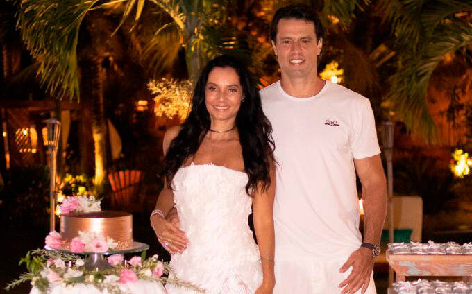 Monica Carvalho renova os votos do casamento em Búzios. Foto: Divulgação