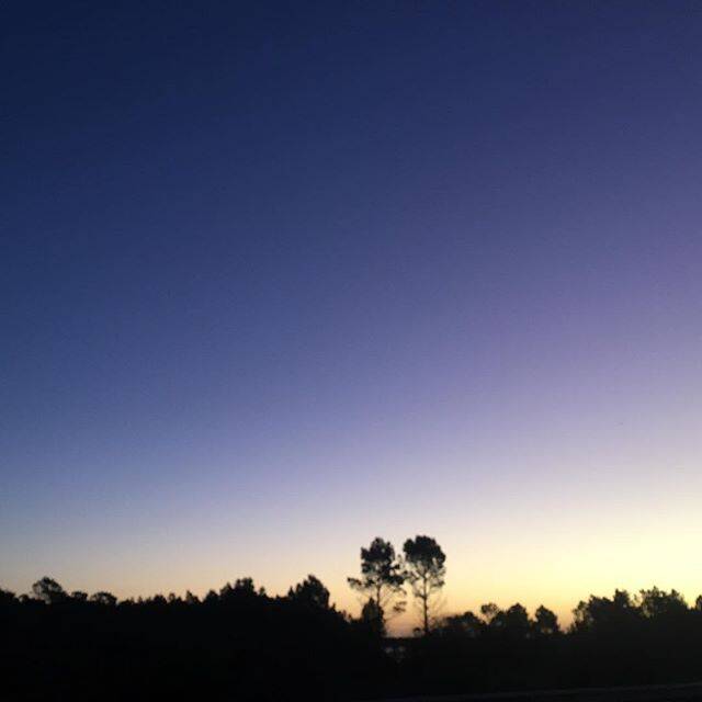 Cauã e Mariana postaram foto da mesma paisagem Reprodução/Instagram