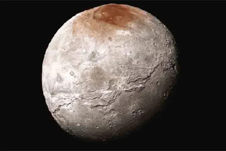 CHARON é a maior lua de Plutão, descoberta por James Christy em 1978. Charon é notável por sua grande proximidade com Plutão. Reprodução: Flipar