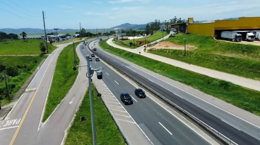 O quinto lugar ficou novamente com SC e a BR-101, mas no trecho entre o km 130 e o km 140, com 301 acidentes e 14 mortes. Reprodução: Flipar